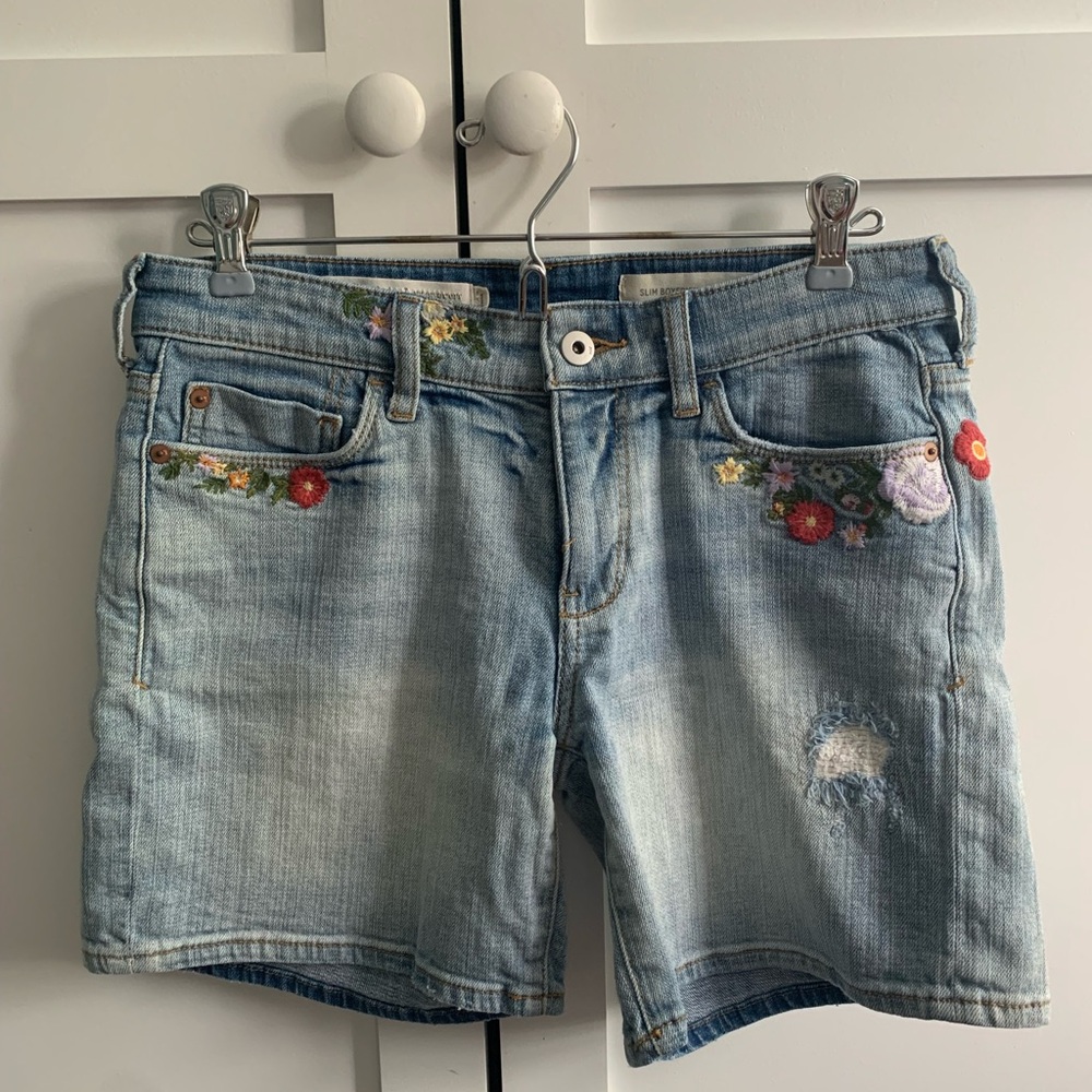 Pilcro and the Letterpress by Anthropologie Slim Boyfriend denim shorts, Size 25